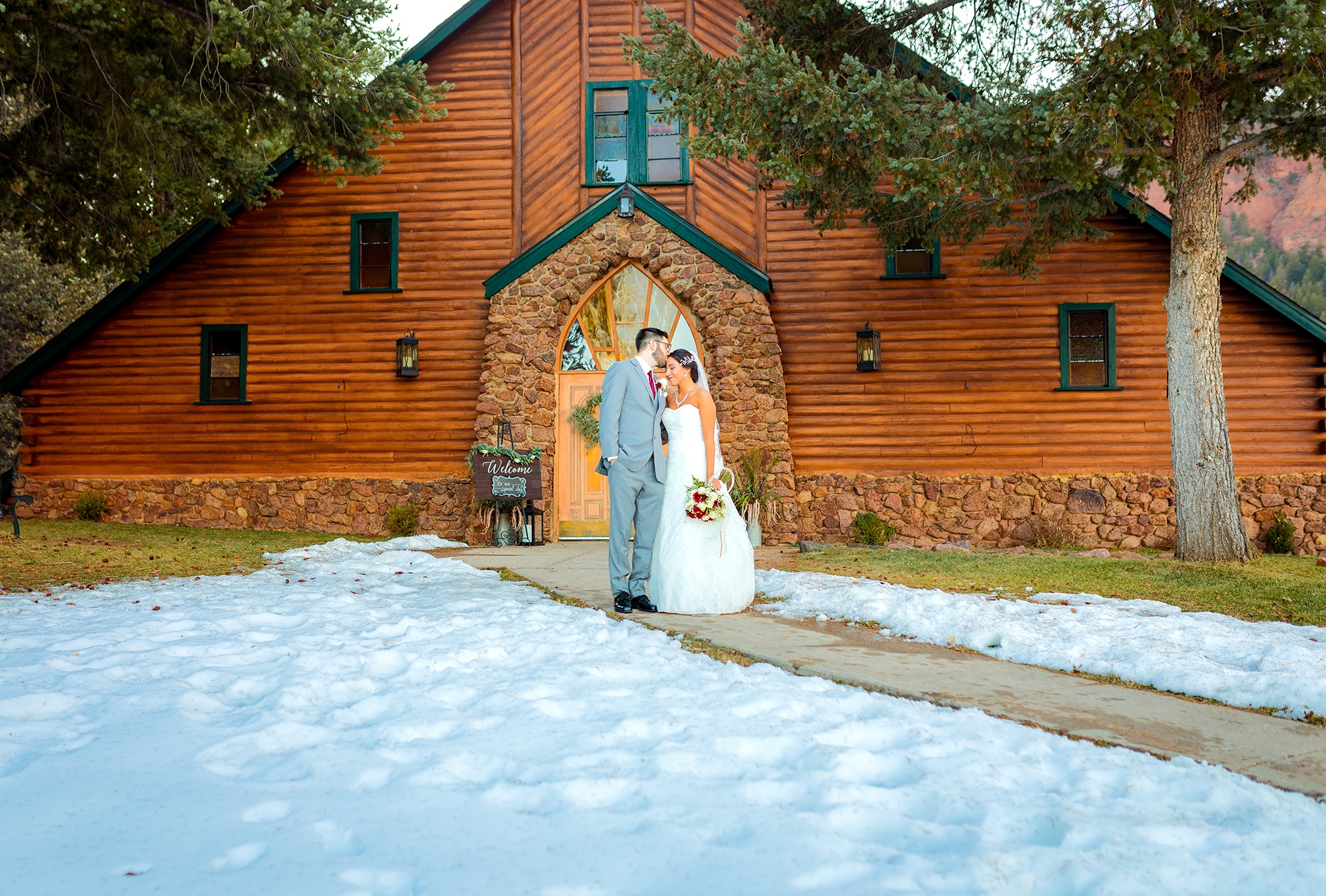 Historic Pinecrest - Rustic Colorado Wedding Venue - MAJECK